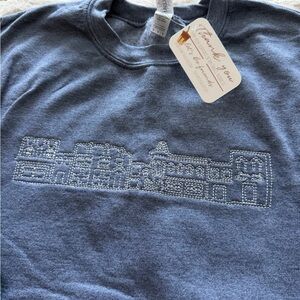 Gilmore Girls (Stars Hollow) embroidered sweatshirt, Medium BNWT